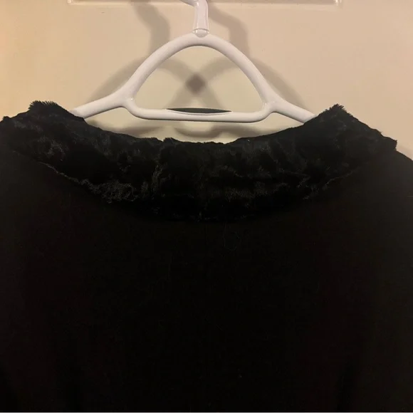 Stop Staring Black Coat with Faux Fur Trim - Picture 12 of 13